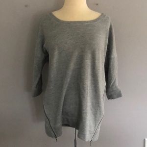 Light grey 3/4 sleeve crew neck